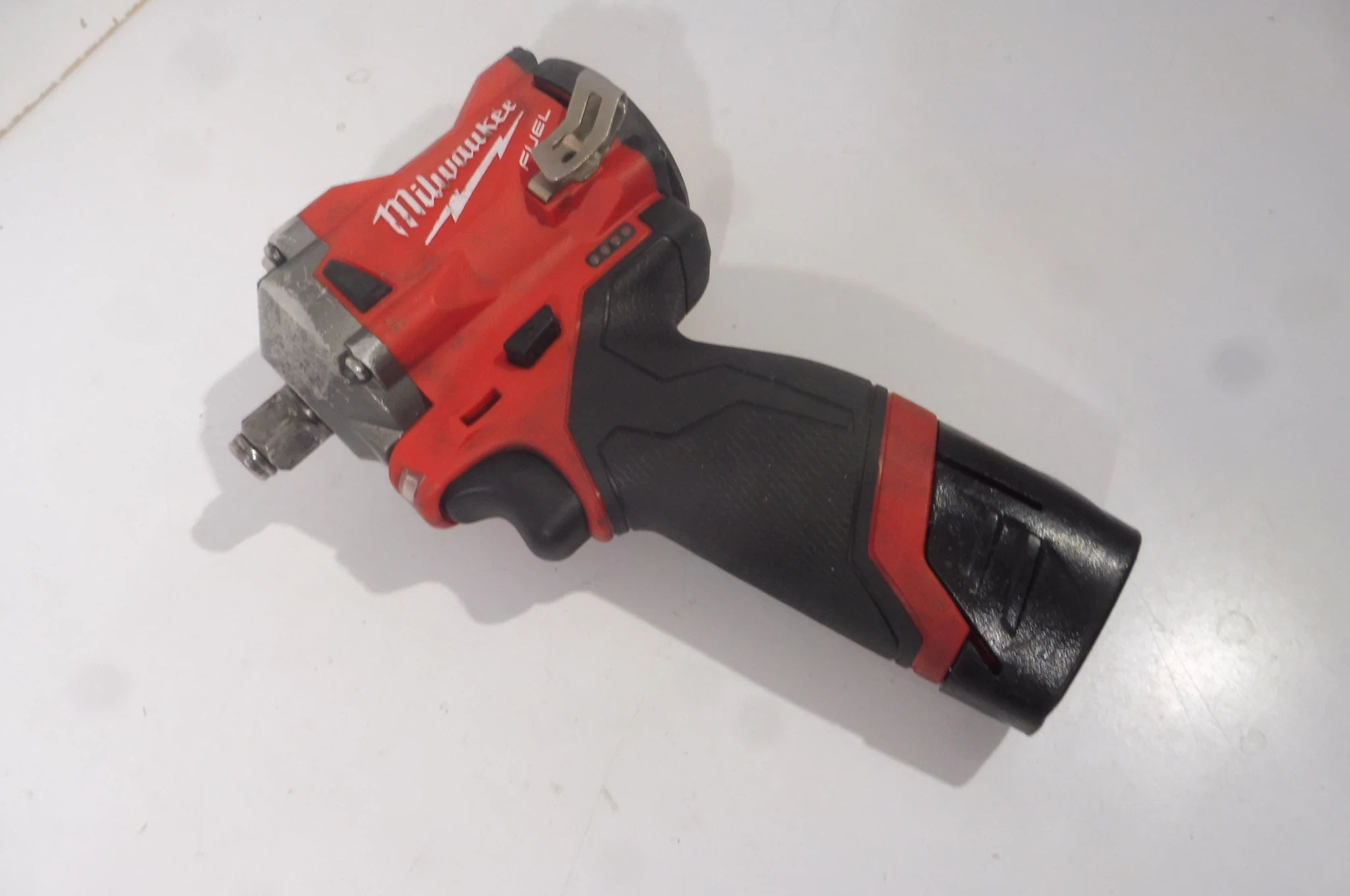 klucz-udarowy-milwaukee-m12-fiwf12-rodzaj-silnika-silnik-bezszczotkowy