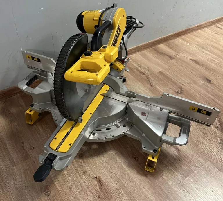PIŁA UKOSOWA DEWALT DWS780 + STÓŁ!