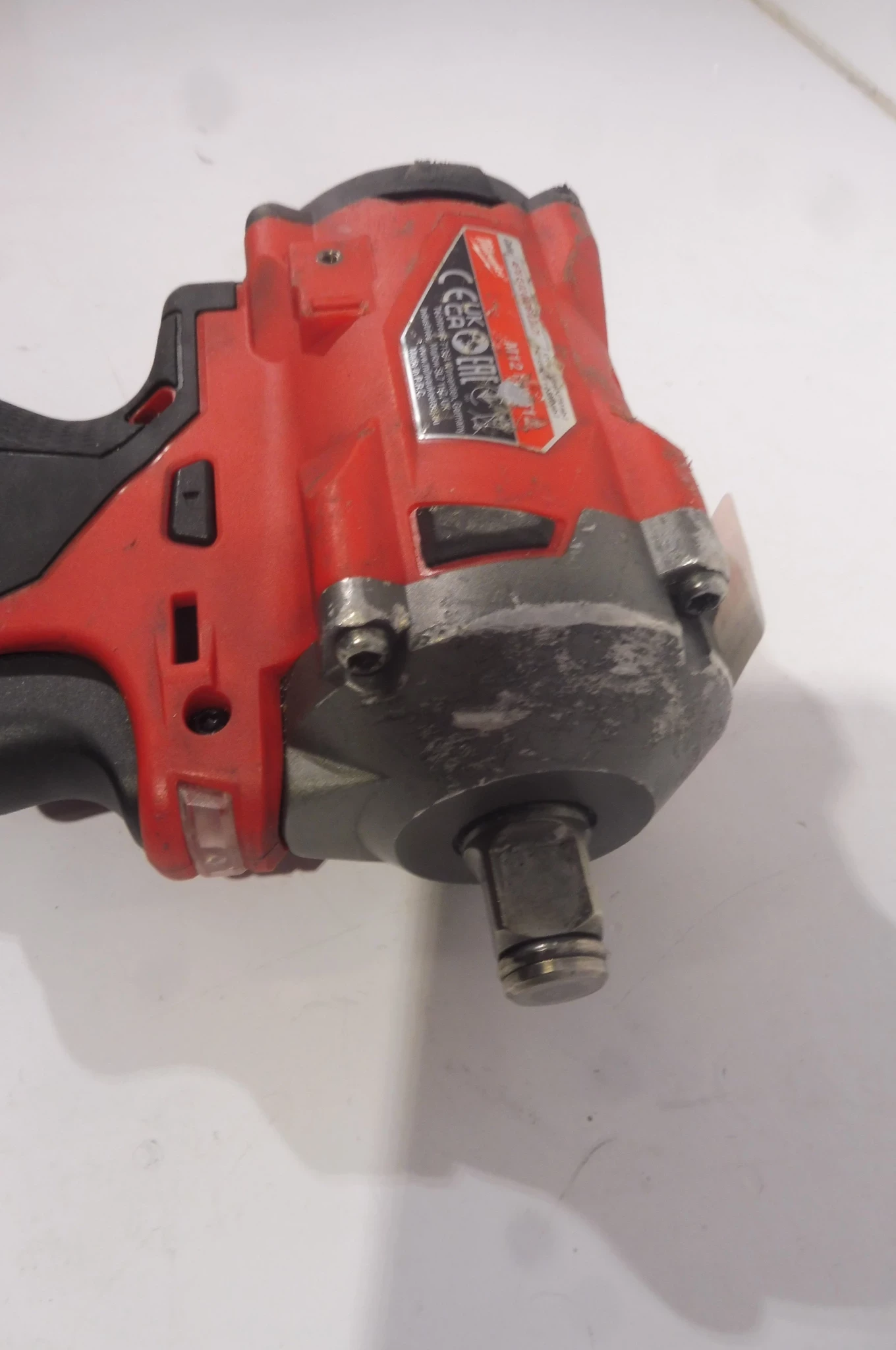 klucz-udarowy-milwaukee-m12-fiwf12-marka-milwaukee