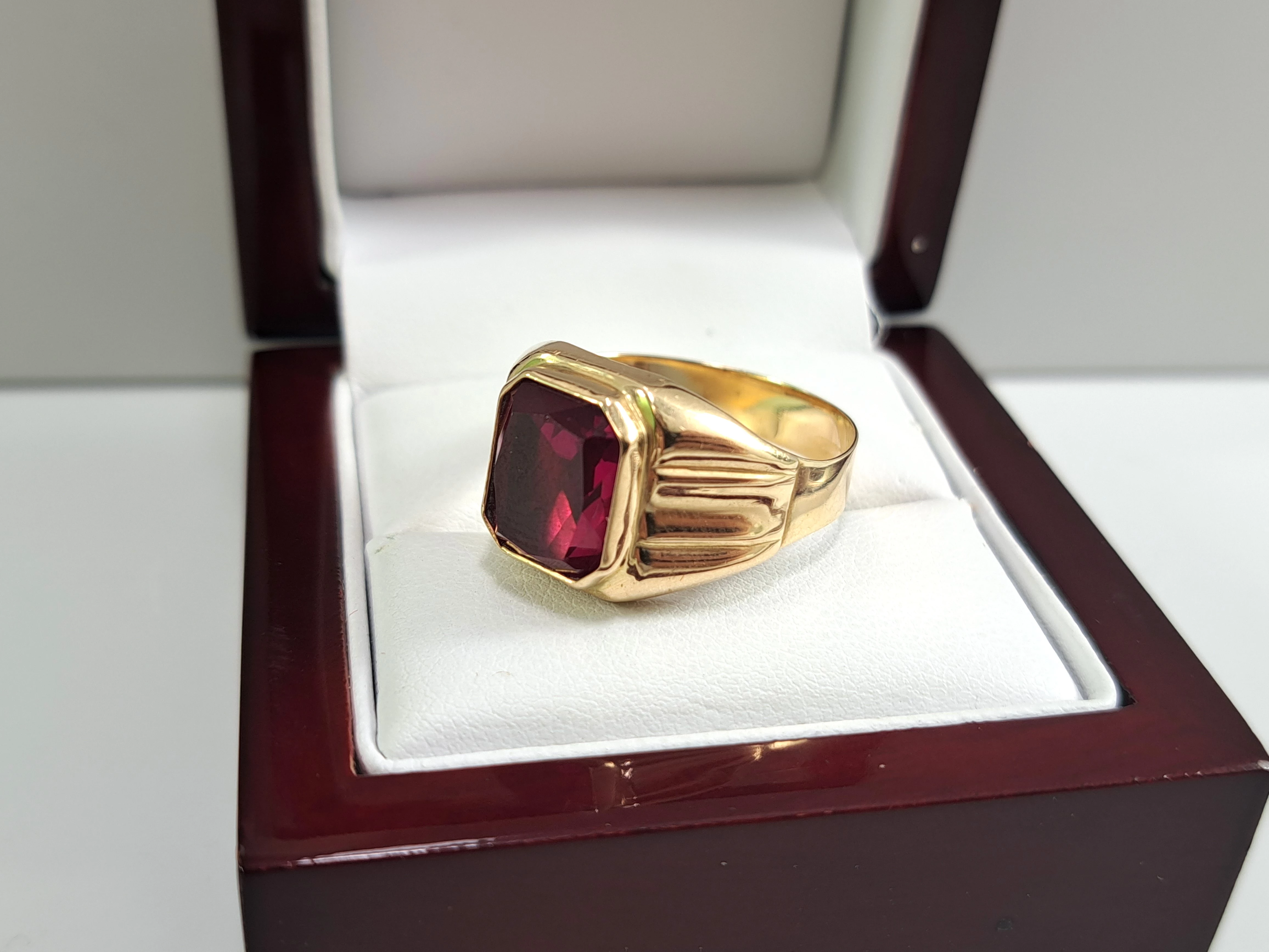 zloty-sygnet-z-syntetycznym-rubinem-585-r27-597g-rozmiarsrednica-wew-mm-161767