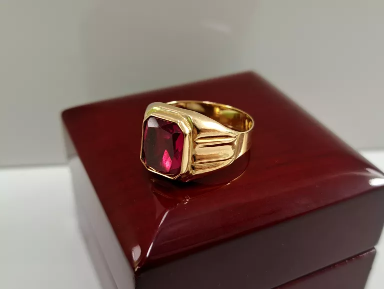 zloty-sygnet-z-syntetycznym-rubinem-585-r27-597g-kolor-dominujacy-zloty