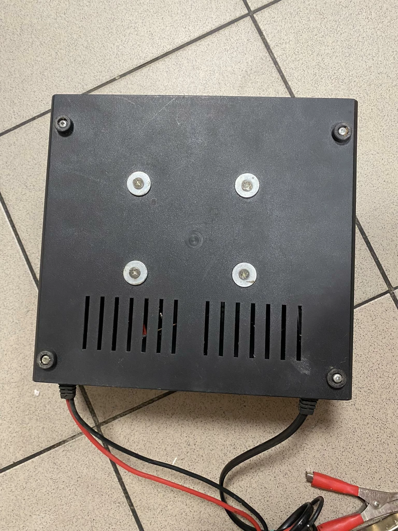 prostownik-prostel-car-12v-15a-marka-inna