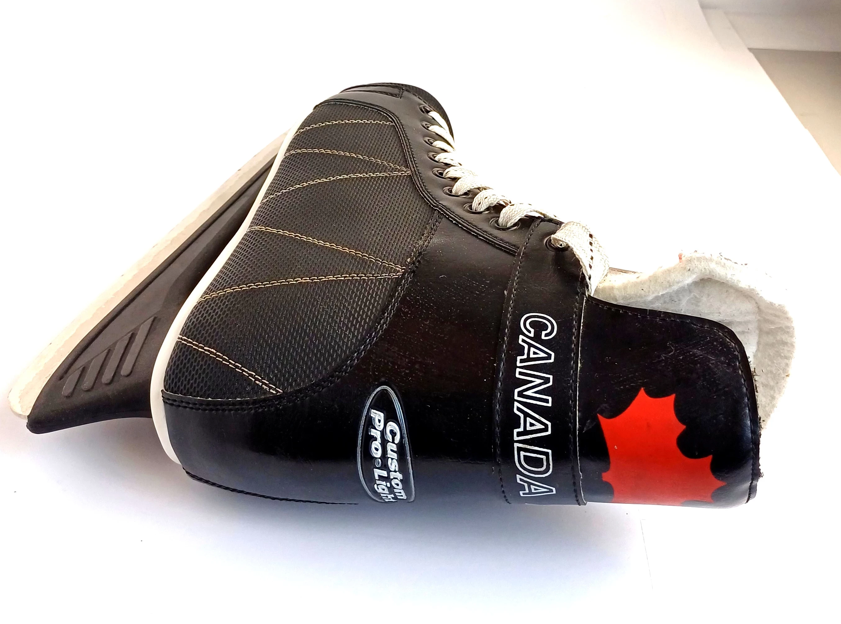 lyzwy-canada-pro-roz-44-pudelko-marka-inna-marka