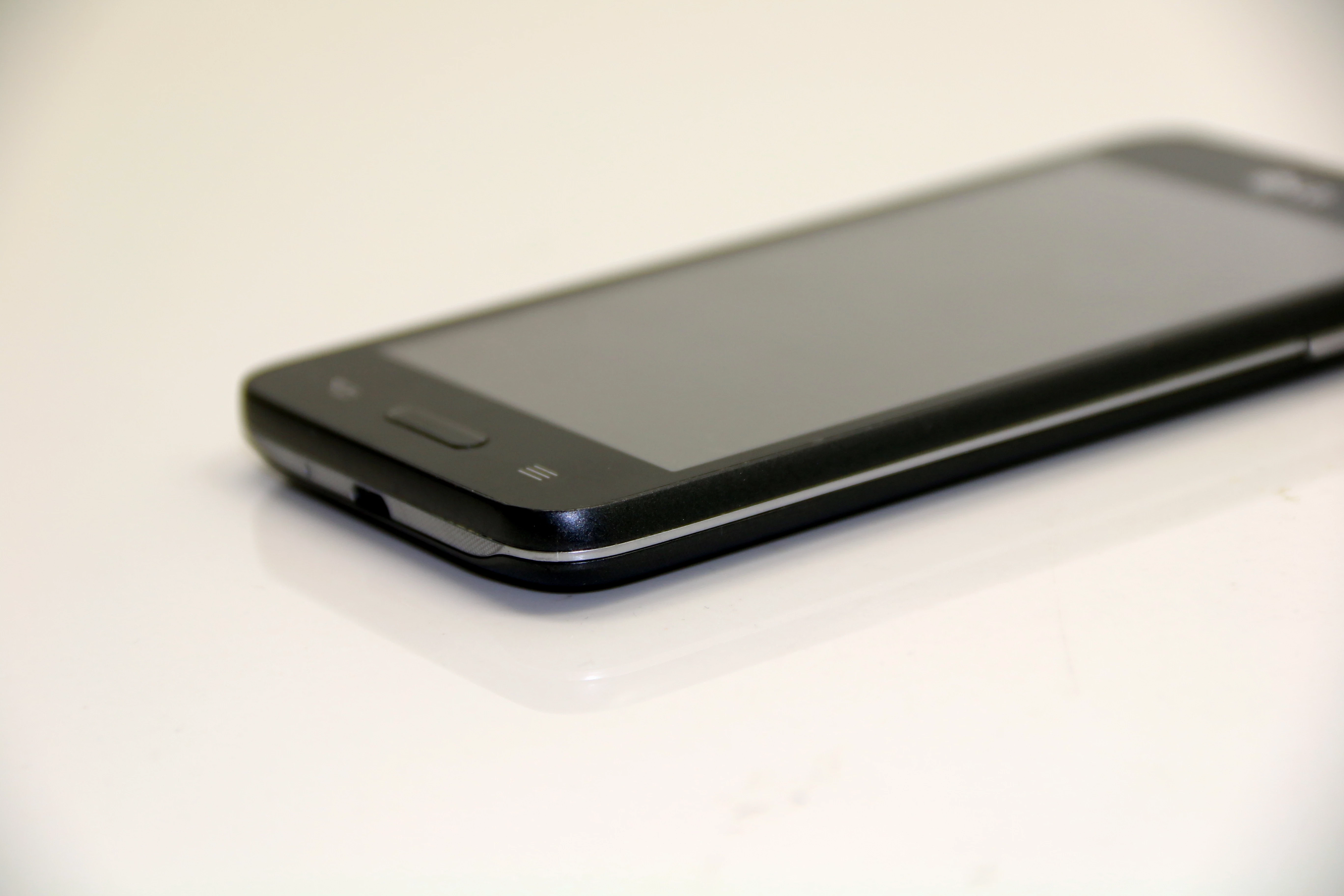 telefon-lg-65-dual-kolor-czarny