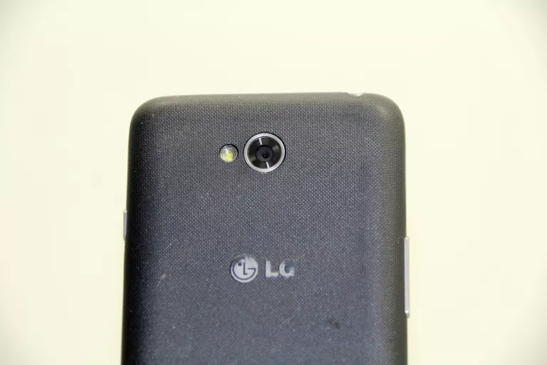 telefon-lg-65-dual-typ-smartfon