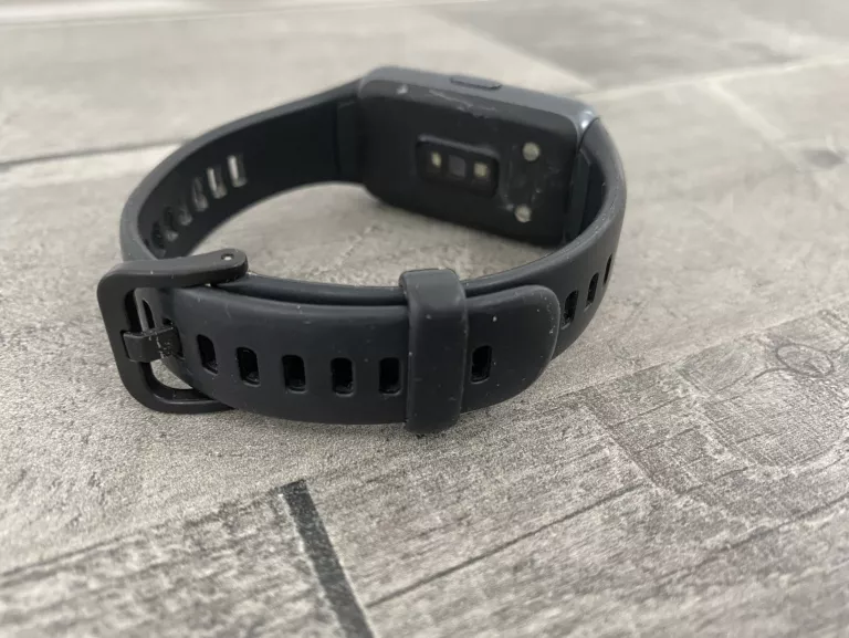smartwatch-huawei-band-6-stan-uzywany