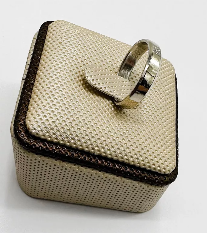 ladna-obraczka-z-brylantem-373g-585-r14-material-zloto-biale