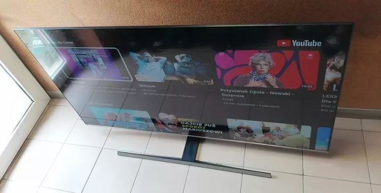 TV SAMSUNG UE65NU8002T ZESTAW