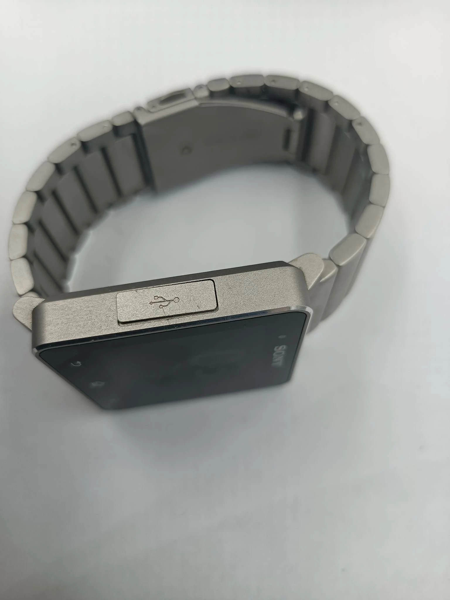 zegarek-sony-smart-watch-2-sw2-zlacza-microusb