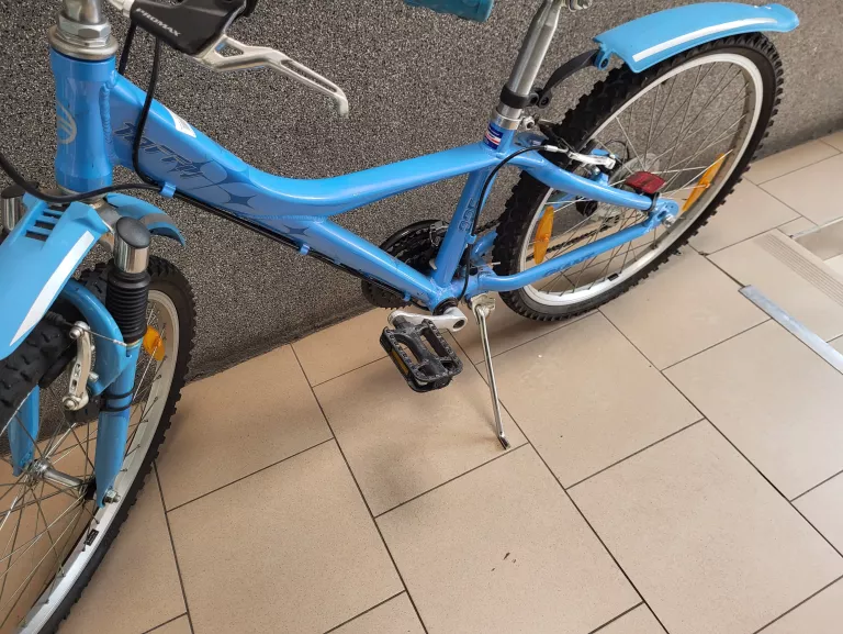 rower-24-giant-taffy-225-blekitny-rozmiar-ramy-12-cali