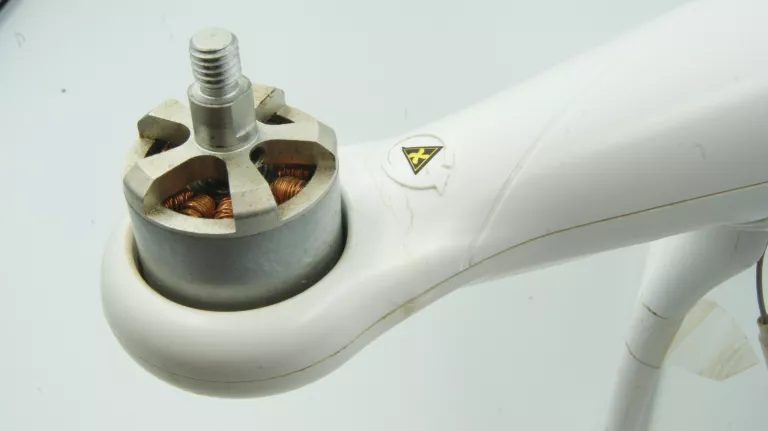 dron-dji-phantom-111-p330d-zestaw-kod-producenta-phantom-v111