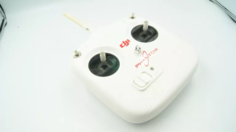 dron-dji-phantom-111-p330d-zestaw-stan-uzywany