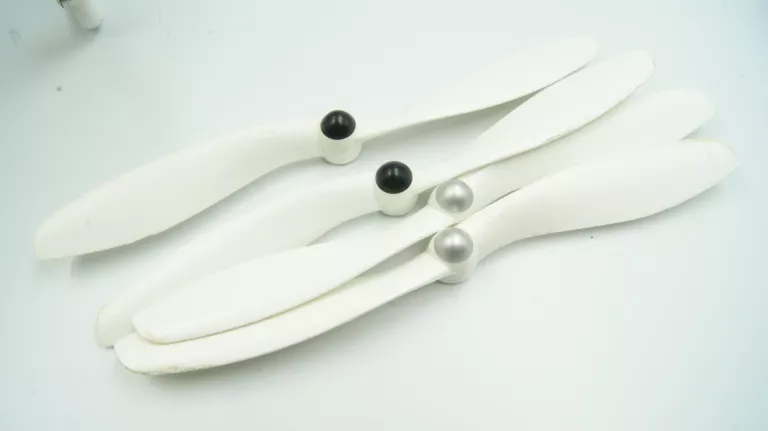 dron-dji-phantom-111-p330d-zestaw-product-id