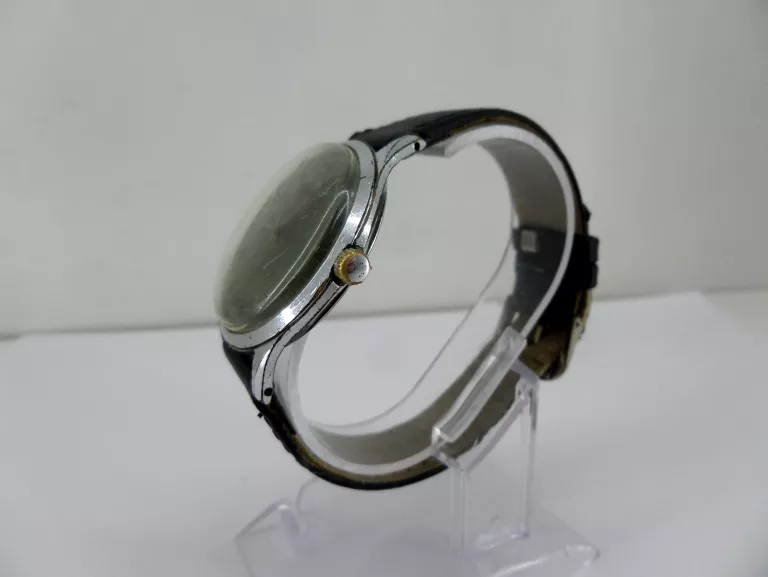 zegarek-adriatica-worldchampion-extra-5049-ksztalt-koperty-okragla