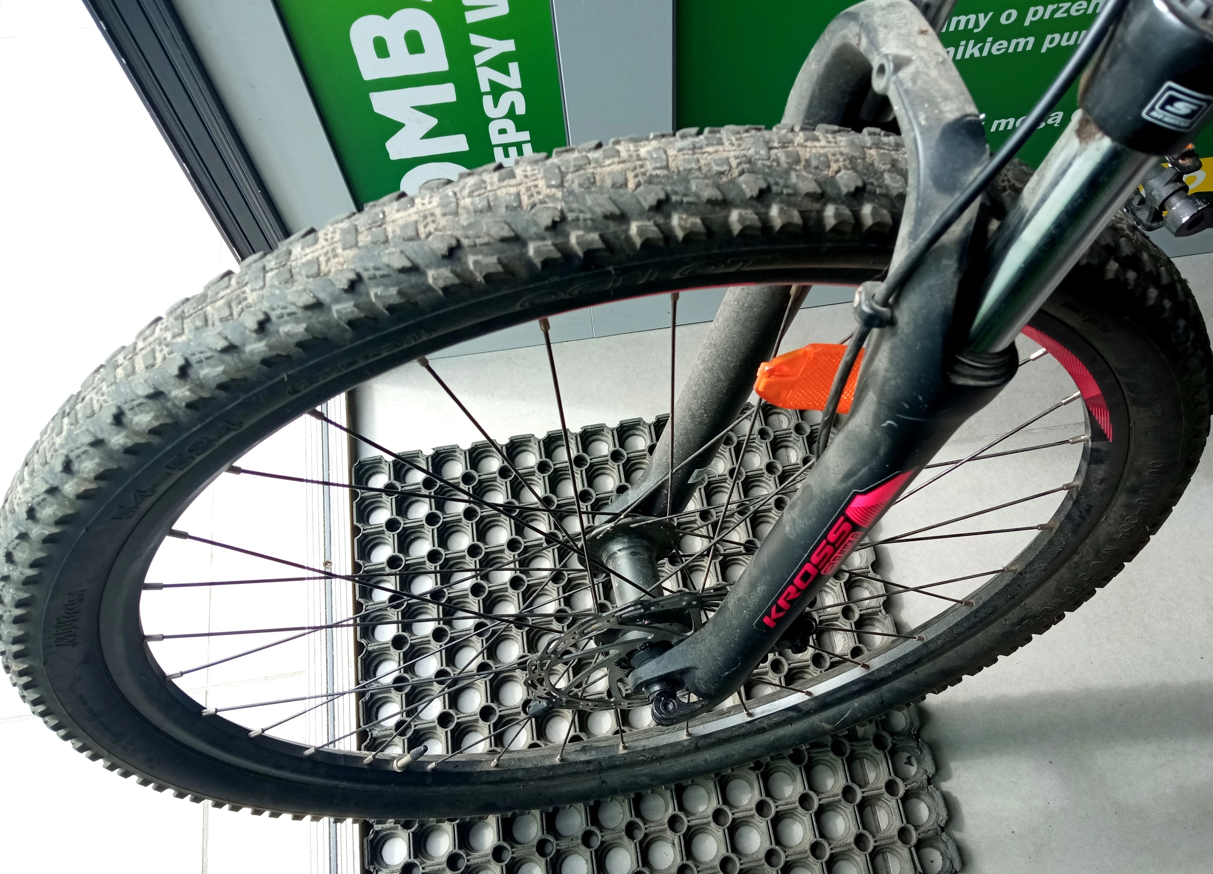 rower-kross-lea-60-275-rama-s-czarno-rozowy-model-lea-60