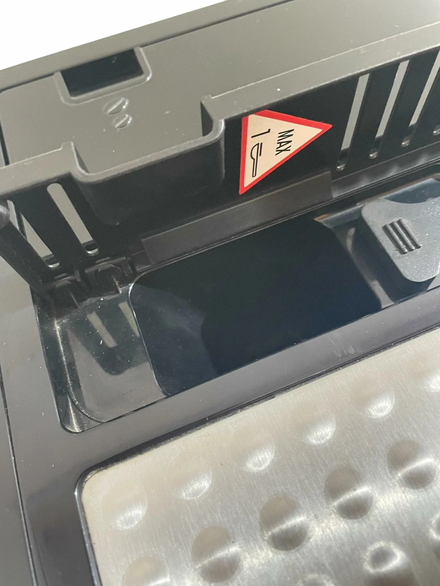 ekspres-do-kawy-de-longhi-perfecta-esam-5500-kolor-dominujacy-srebrnyszary