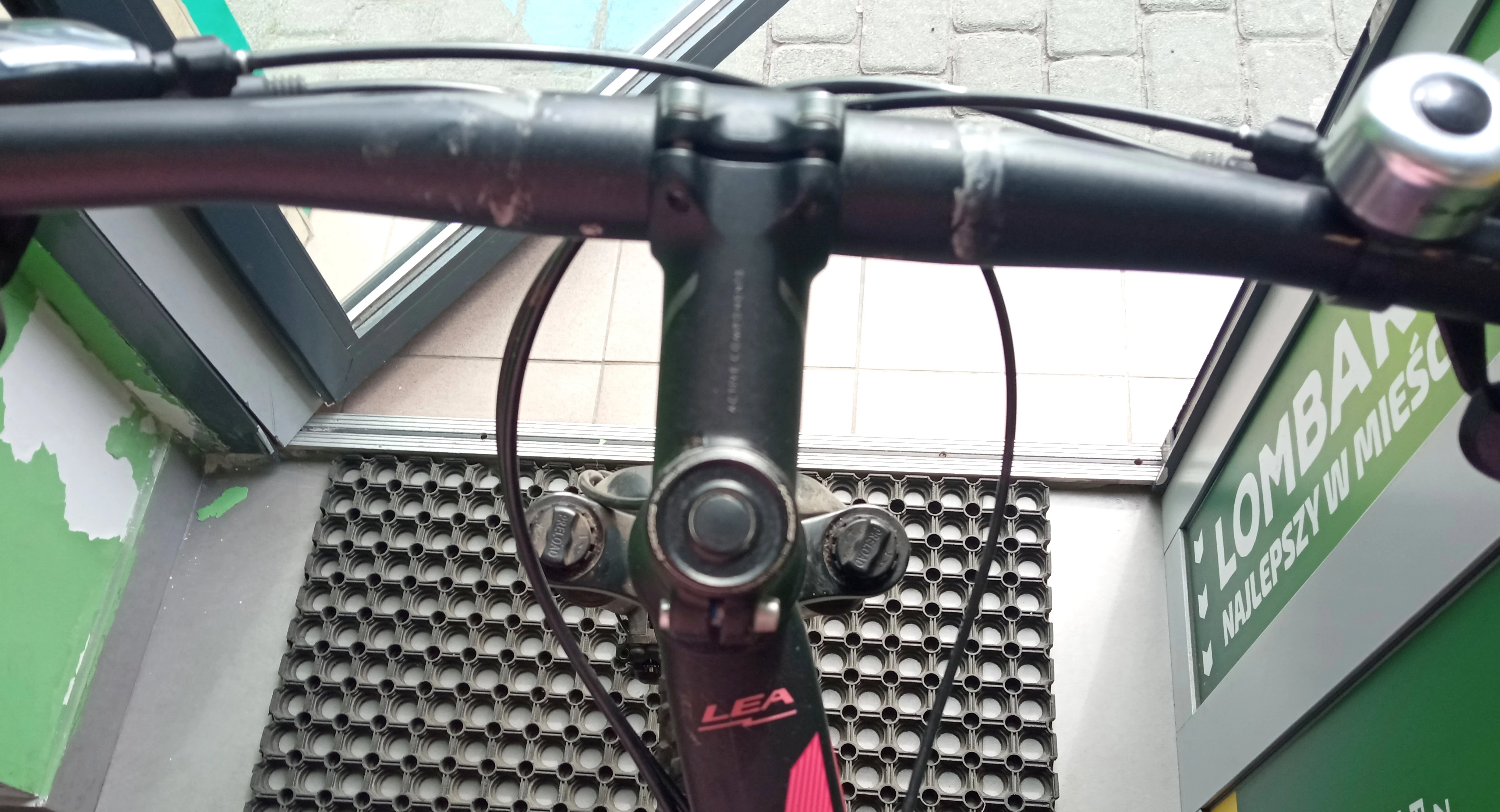 rower-kross-lea-60-275-rama-s-czarno-rozowy-kod-producenta-krle6z29x17w003958