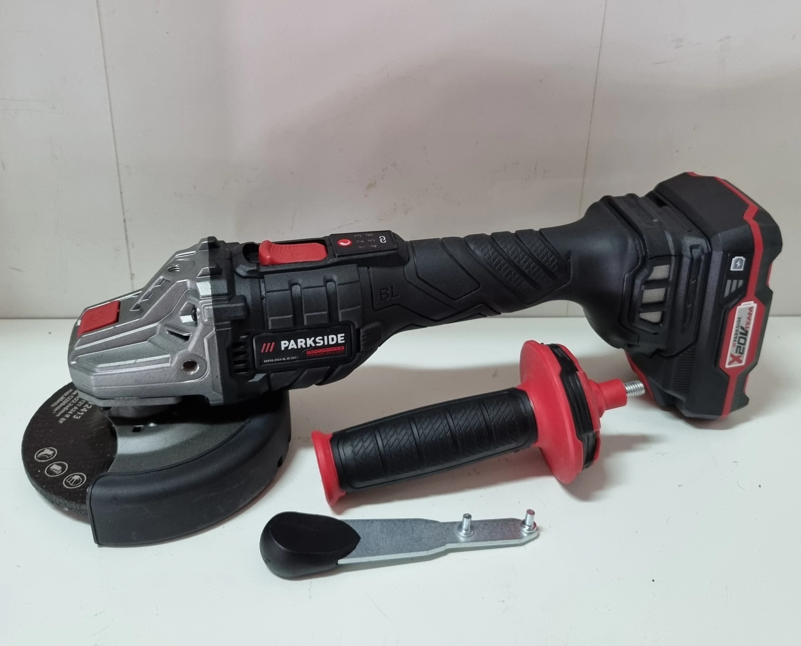 szlifierka-parkside-pwsap-20-li-d4-zestaw-jak-now-rodzaj-zasilania-akumulatorowe