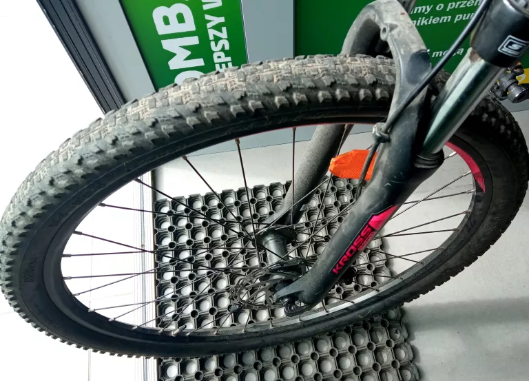 rower-kross-lea-60-275-rama-s-czarno-rozowy-model-lea-60