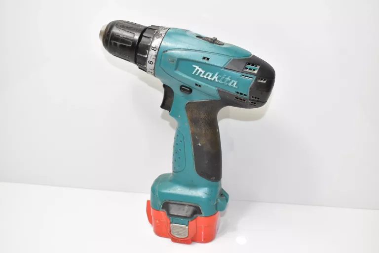 WKRĘTARKA MAKITA 6261D Z ŁADOWARKĄ