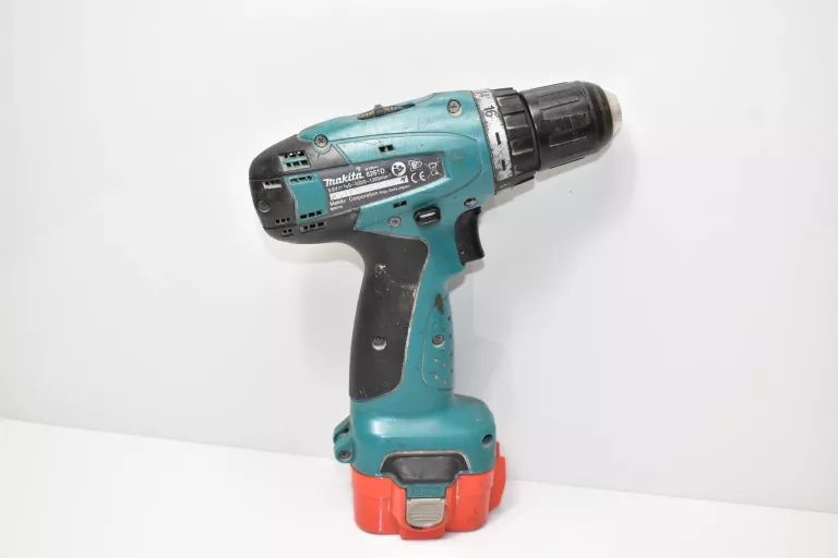WKRĘTARKA MAKITA 6261D Z ŁADOWARKĄ