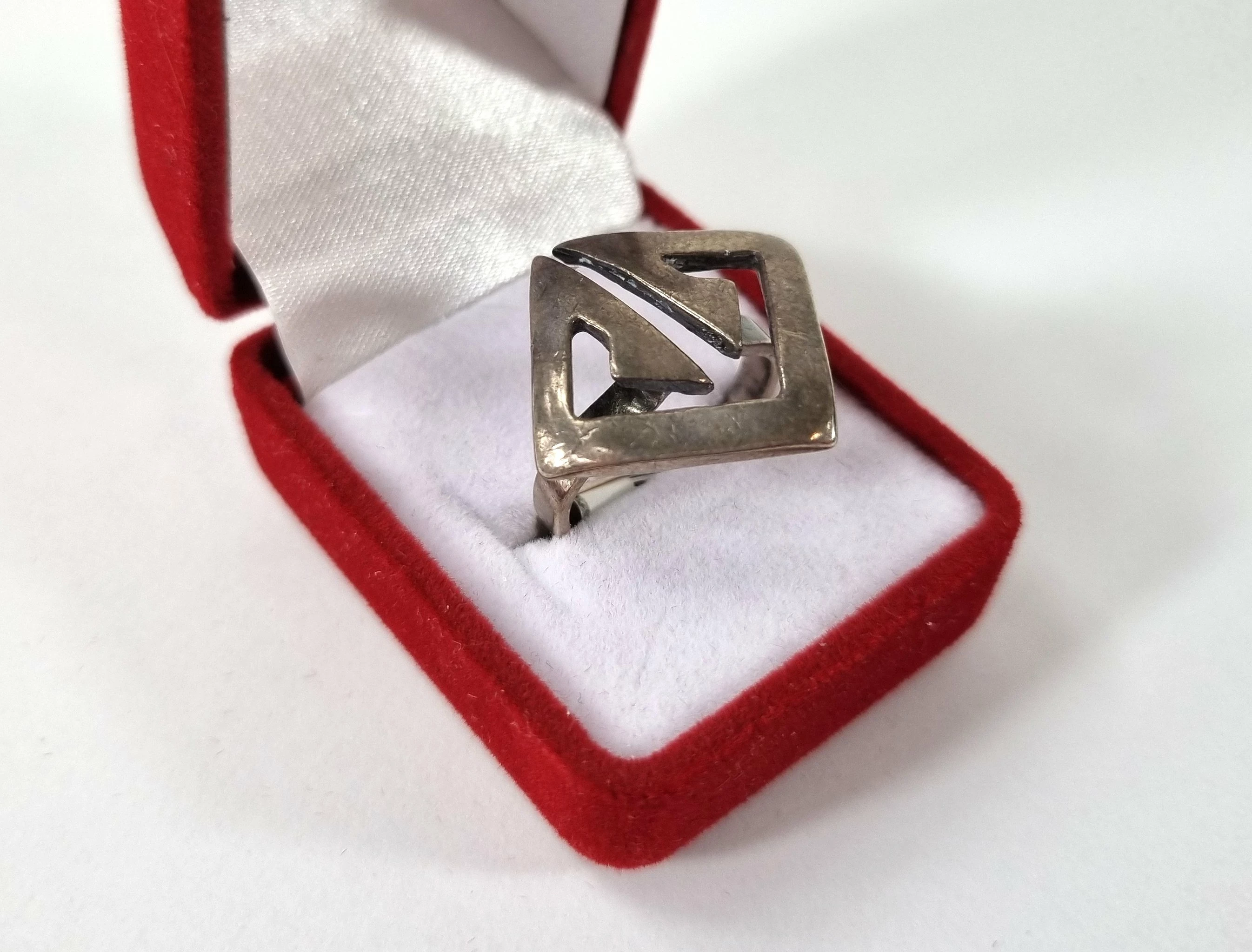 srebrny-pierscionek-497g-925-r11-stan-11323-2