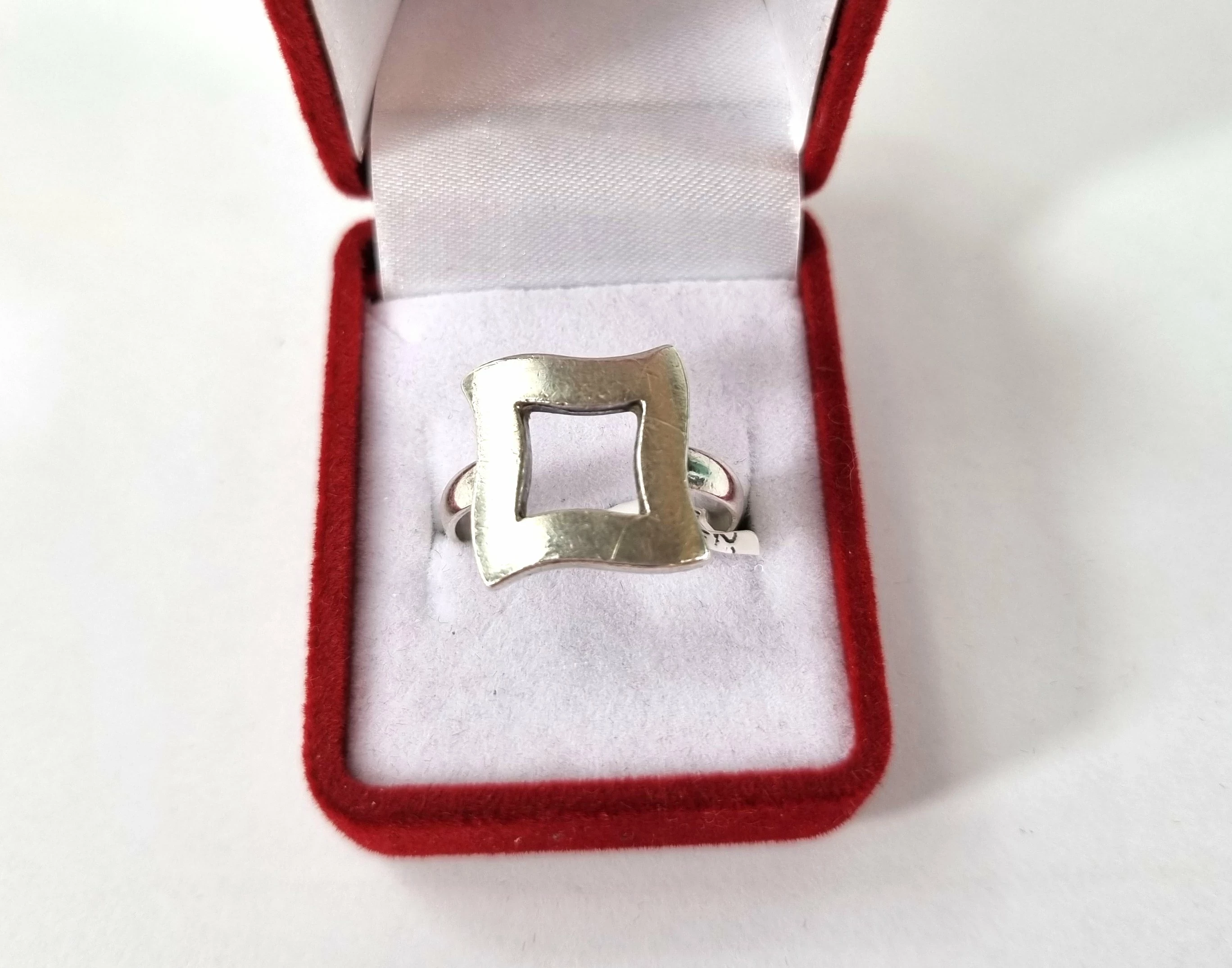 srebrny-pierscionek-382g-925-material-15835-4