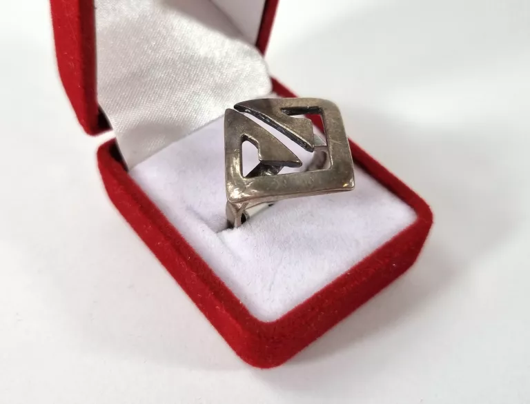 srebrny-pierscionek-497g-925-r11-stan-11323-2