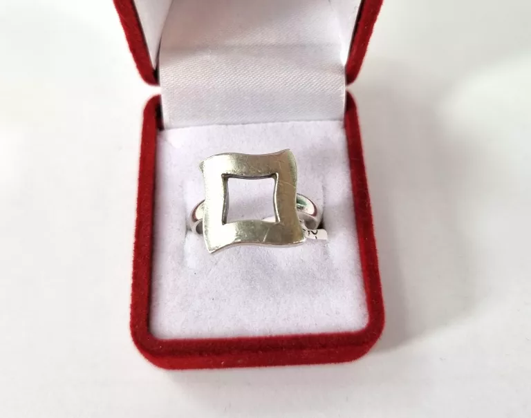 srebrny-pierscionek-382g-925-material-15835-4