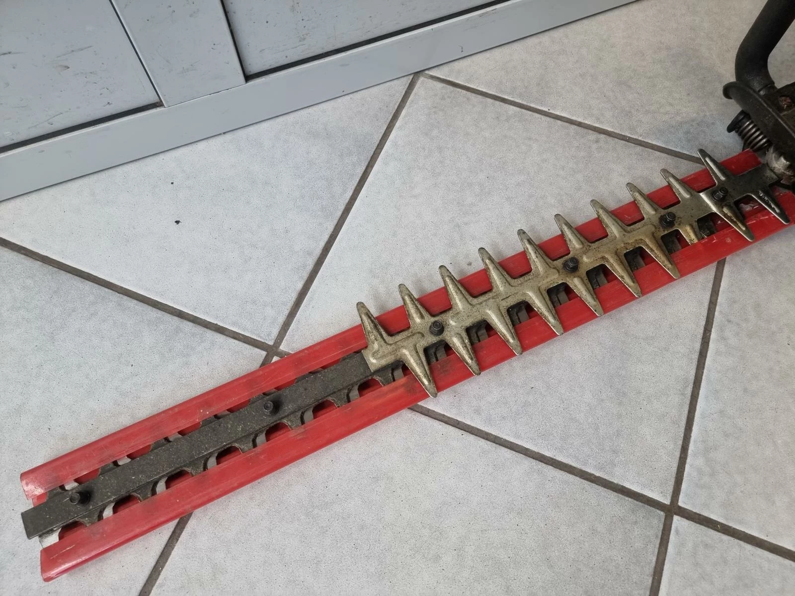 spalinowe-nozyce-do-zywoplotu-stiga-shp-60-zasilanie-spalinowe