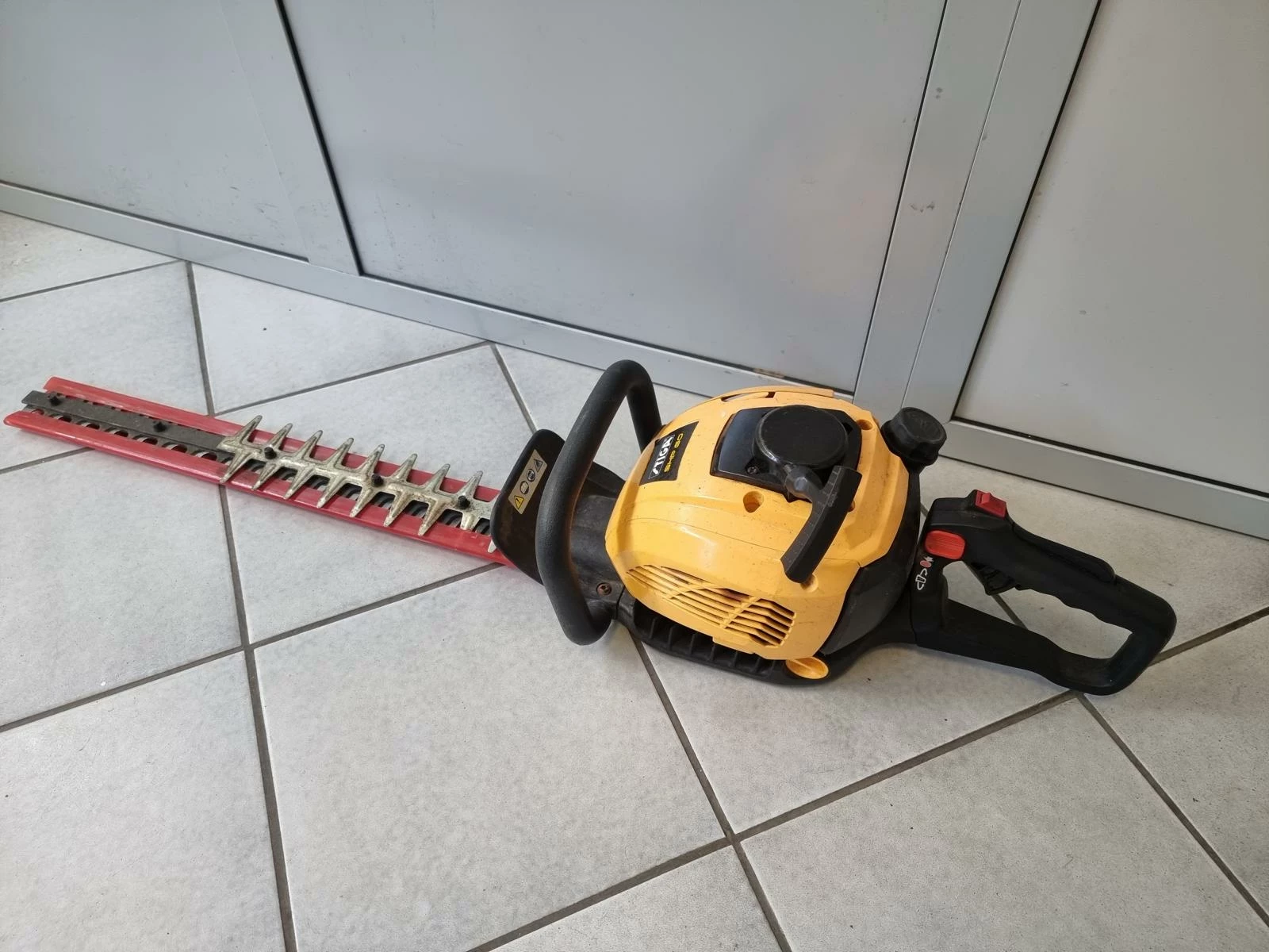 spalinowe-nozyce-do-zywoplotu-stiga-shp-60-stan-uzywany