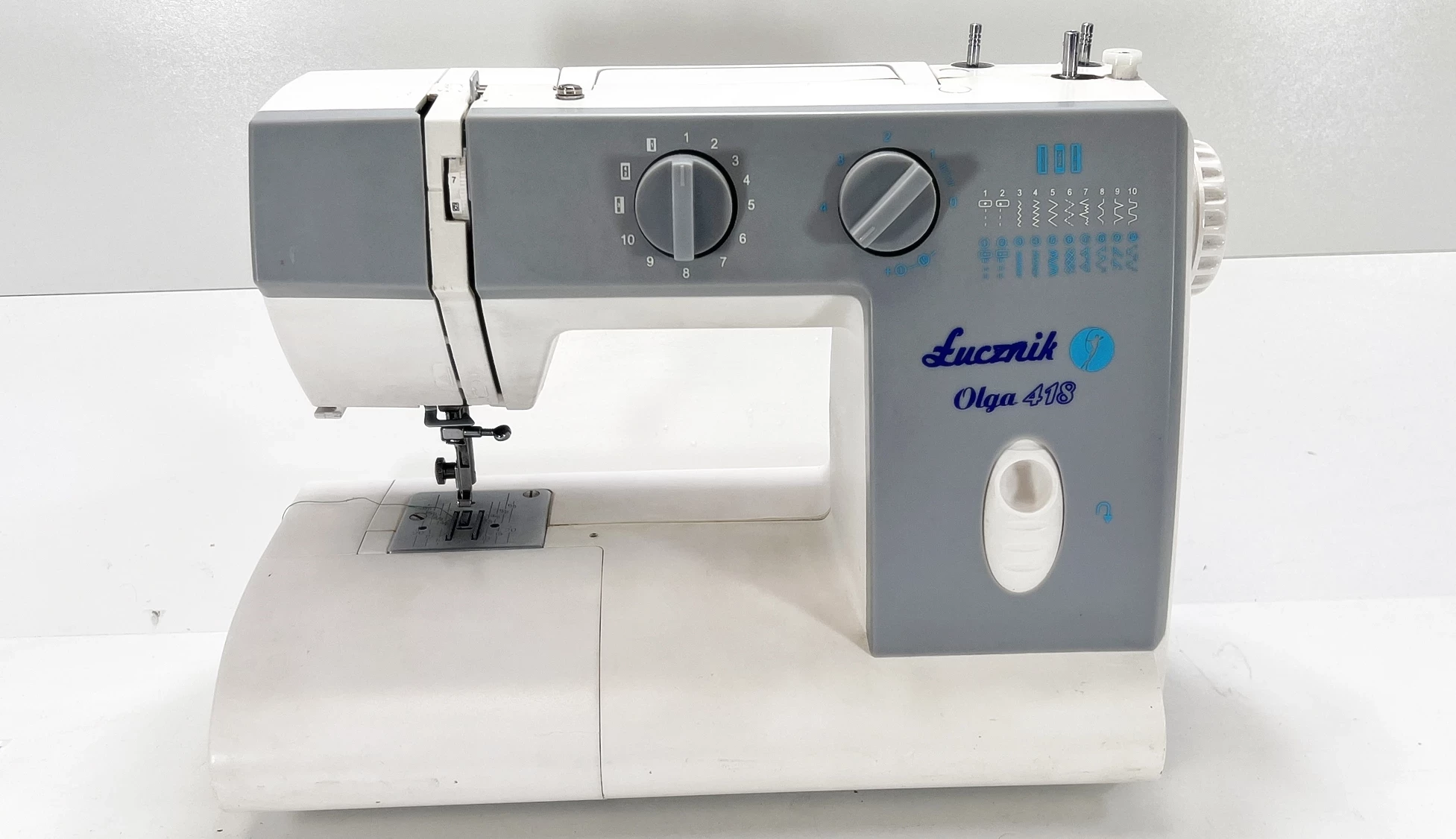 maszyna-do-szycia-lucznik-olga-418-super-cena-kolor-dominujacy-bialy