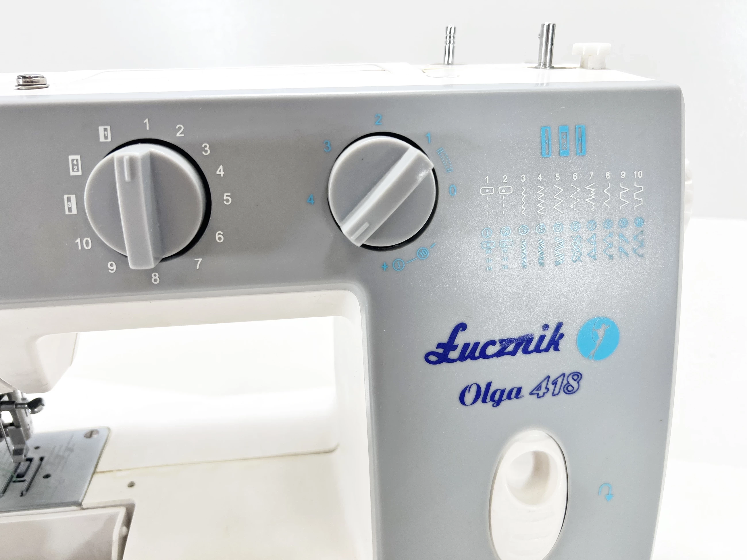 maszyna-do-szycia-lucznik-olga-418-super-cena-kolor-dominujacy-bialy