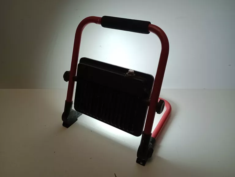 HALOGEN CZERWONY BEZPRZEWODOWY