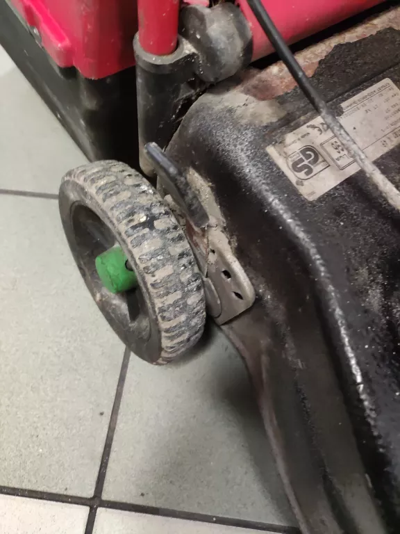 kosiarka-spalinowa-prisma-37-pojemnosc-silnika-1