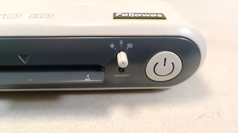 FELLOWES PHOTO ID LAMINATOR + PUD