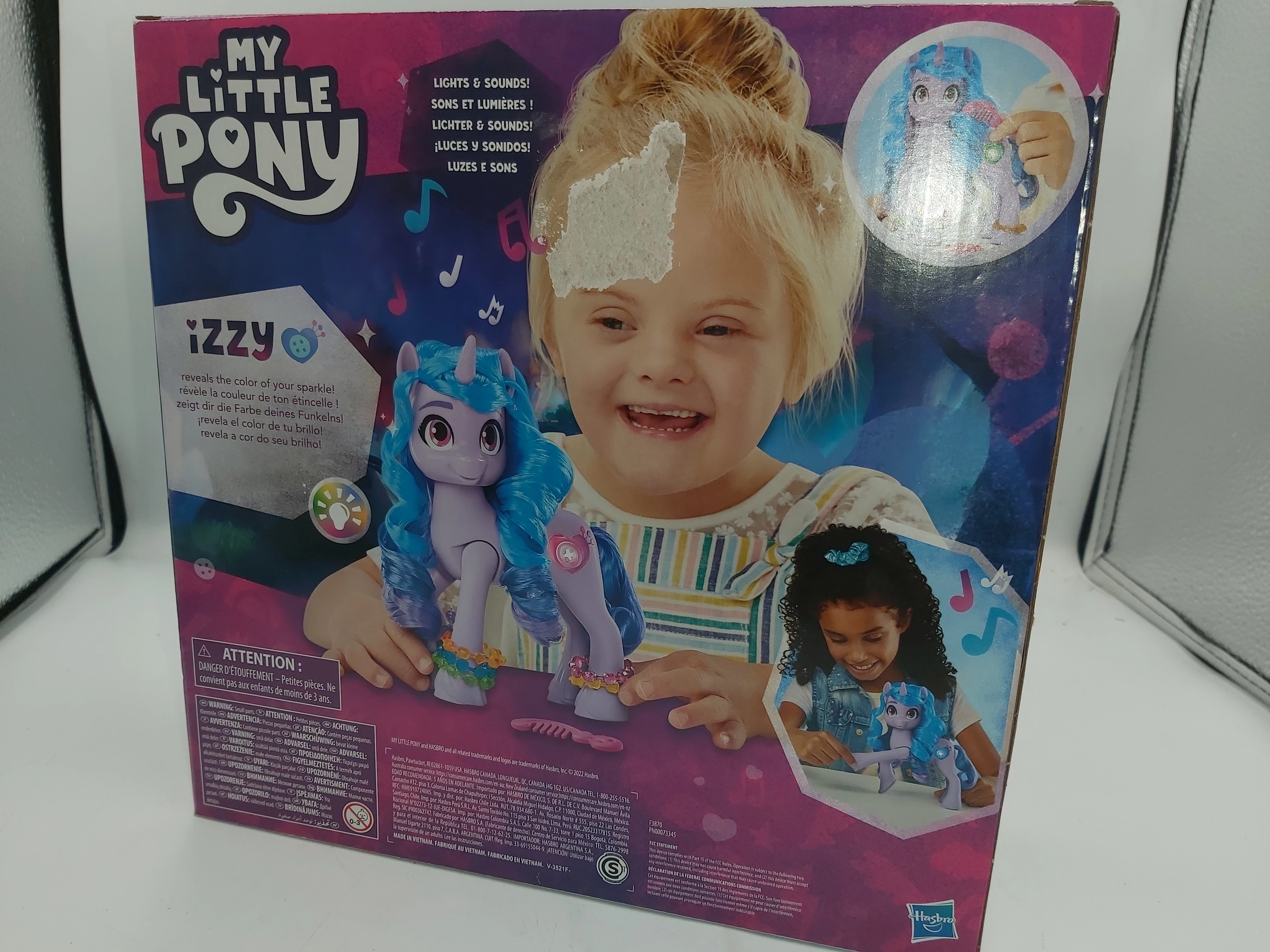 Comprar My Little Pony Izzy Moonbow revela o seu brilho de Hasbro