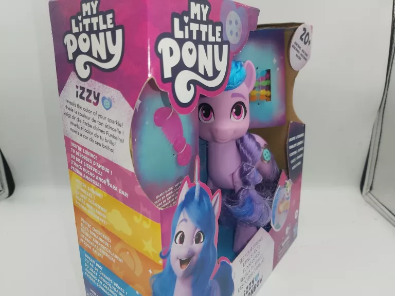 Comprar My Little Pony Izzy Moonbow revela o seu brilho de Hasbro