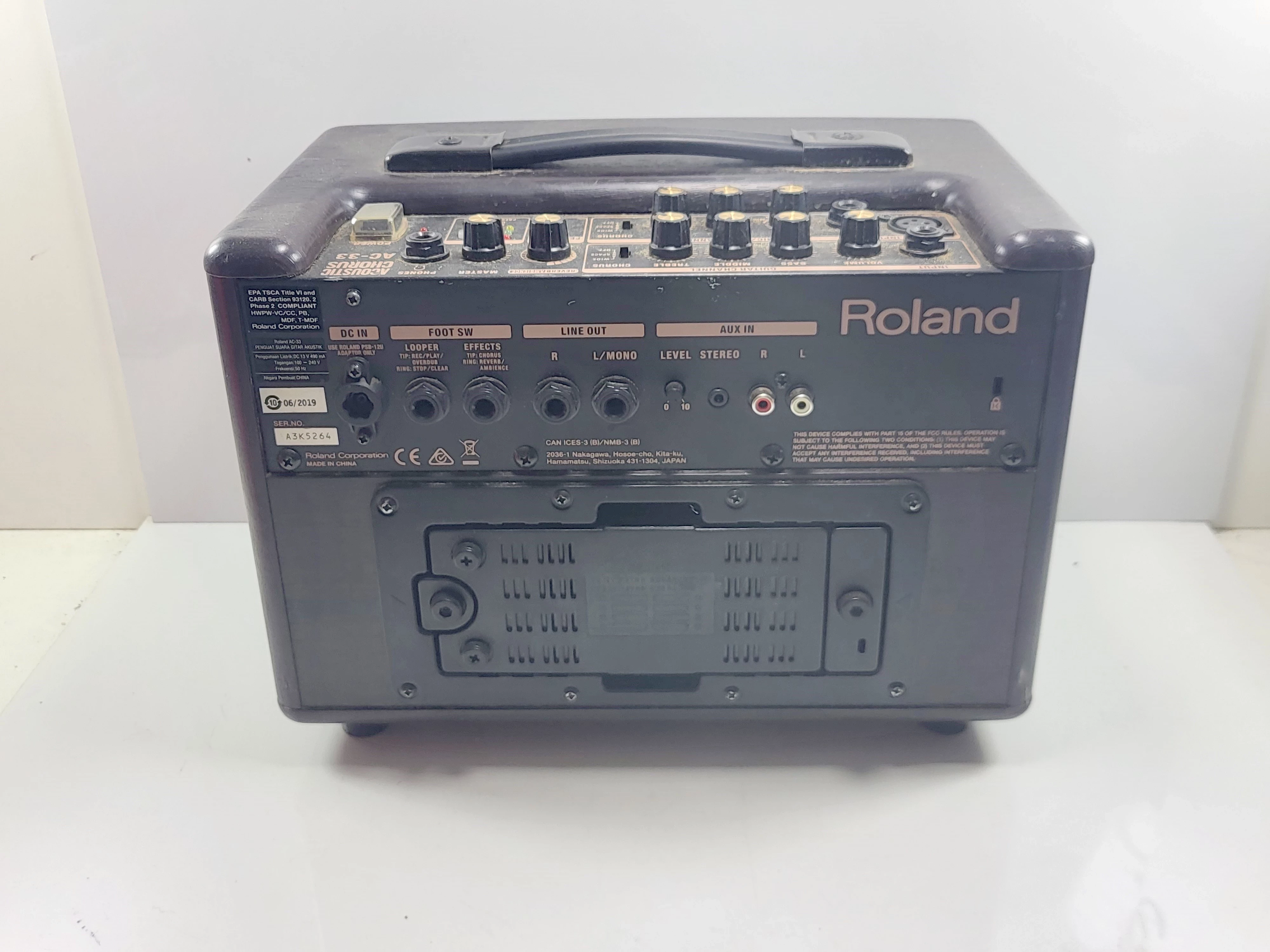 roland-ac-33-przenosny-bateryjny-wzmacniacz-stereo-stan-uzywany