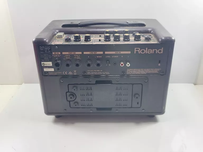 roland-ac-33-przenosny-bateryjny-wzmacniacz-stereo-stan-uzywany