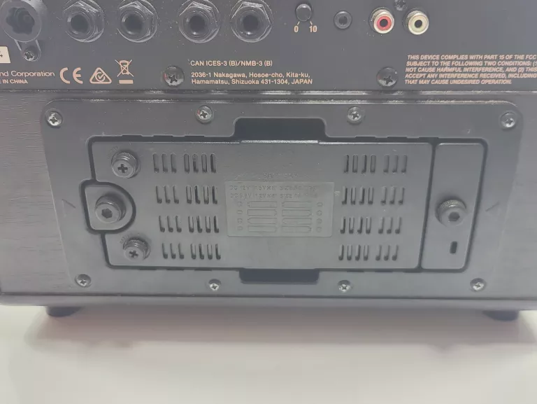 roland-ac-33-przenosny-bateryjny-wzmacniacz-stereo-marka-roland