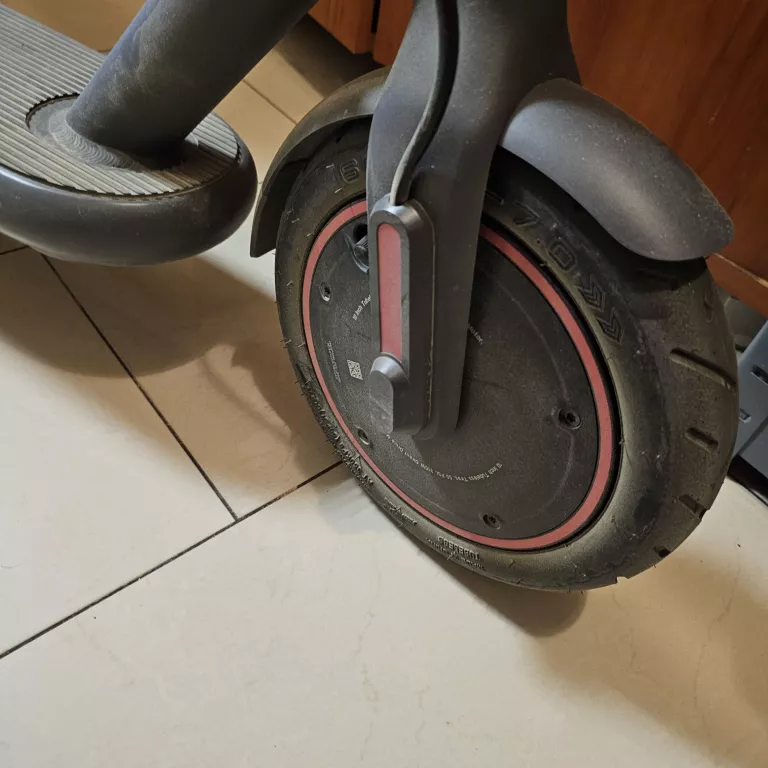HULAJNOGA ELEKTRYCZNA XIAOMI SCOOTER 4 PRO