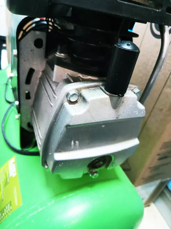 kompresor-olejowy-hagen-82559553-50-l-8-bar-cisnienie-maksymalne-8