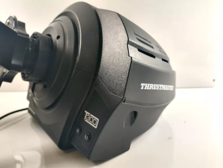 KIEROWNICA Z PEDAŁAMI THRUSTMASTER T300 RS