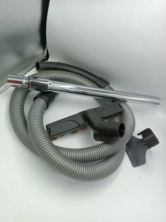 ODKURZACZ BEZWORKOWY BOSCH SERIE 2 PRAQUET 700 W