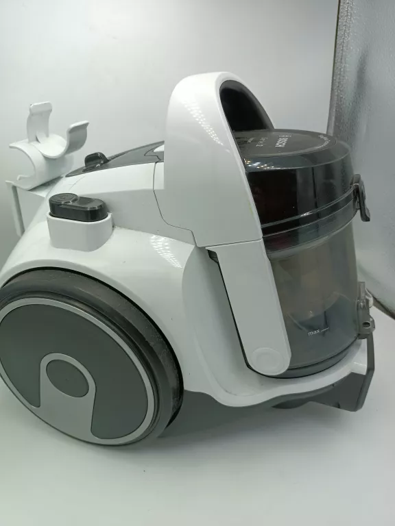 ODKURZACZ BEZWORKOWY BOSCH SERIE 2 PRAQUET 700 W