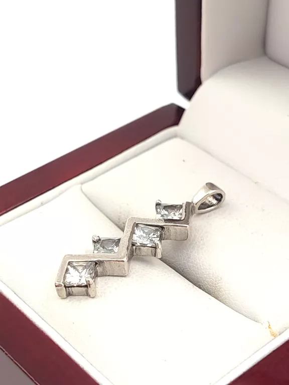 SREBRNA ZAWIESZKA '4 CYRKONIE' 2,78G