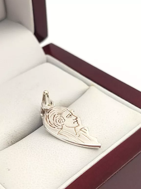 srebrna-zawieszka-pol-serca-168g-material-15835-4