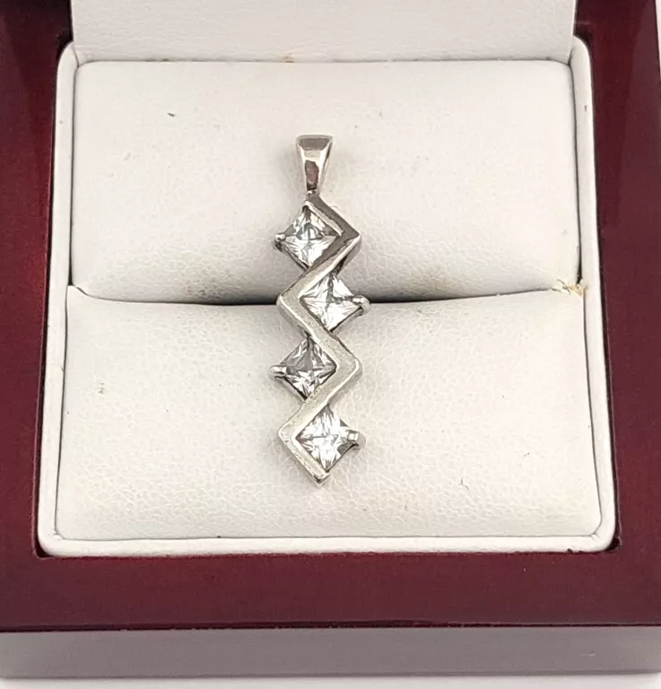 SREBRNA ZAWIESZKA '4 CYRKONIE' 2,78G