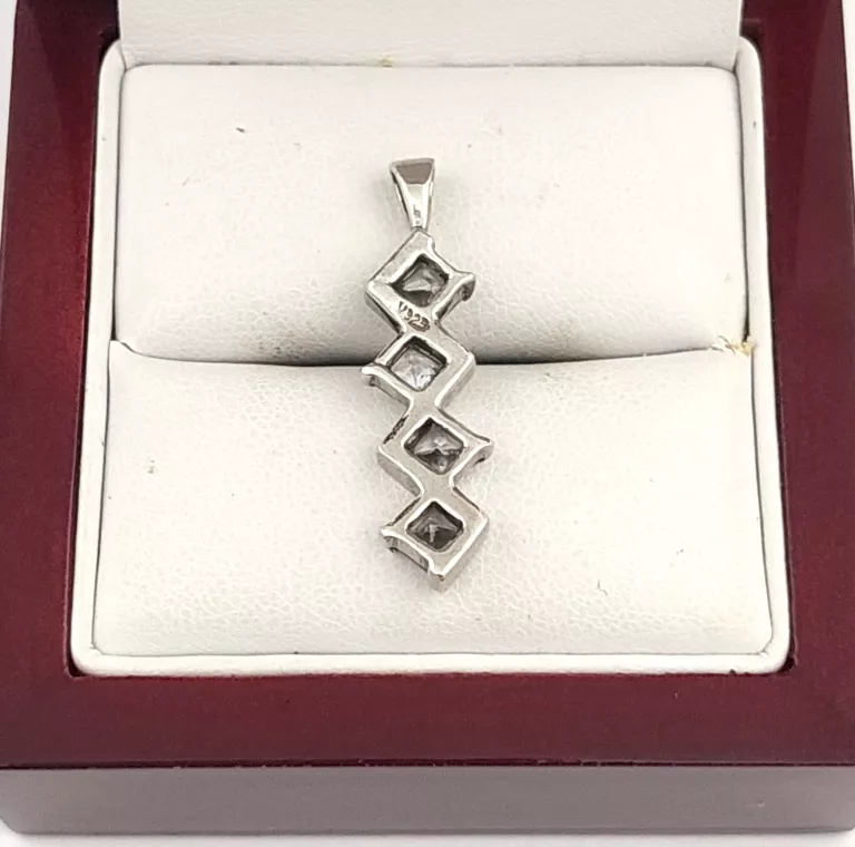 SREBRNA ZAWIESZKA '4 CYRKONIE' 2,78G